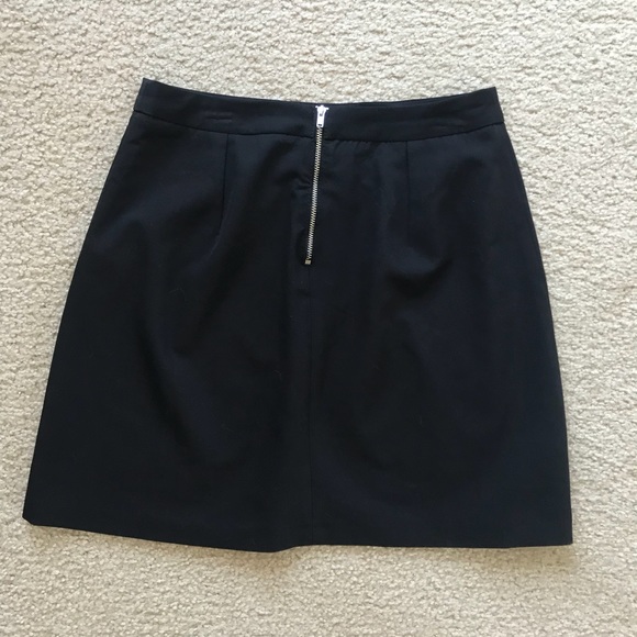 Black A-line skirt - Picture 2 of 2